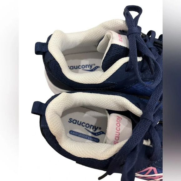 NWOB Saucony Big Kids Wind Lace Up Sneakers in Blue/Pink size 4.5 Wide - Picture 6 of 8